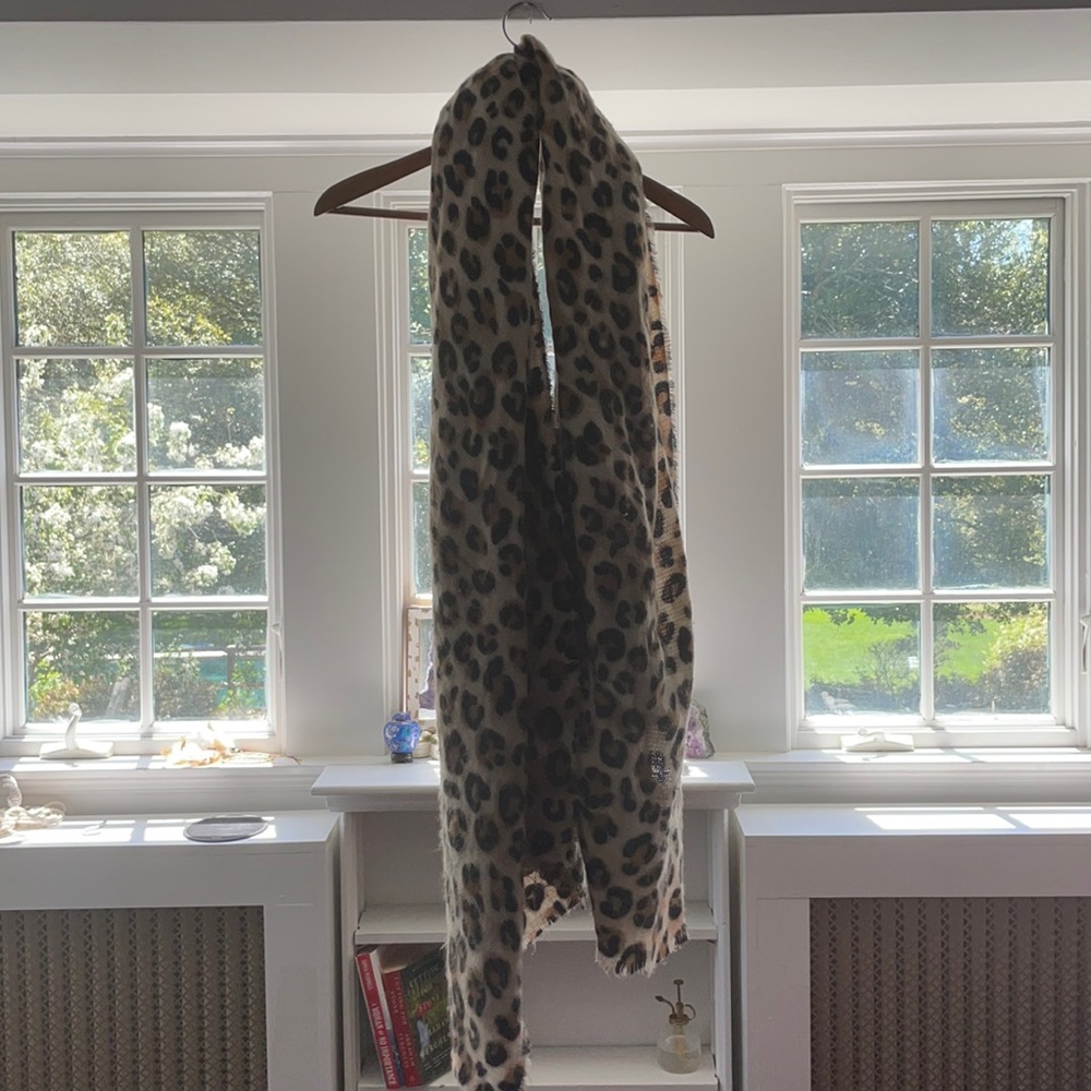 Boutique cheetah print scarf